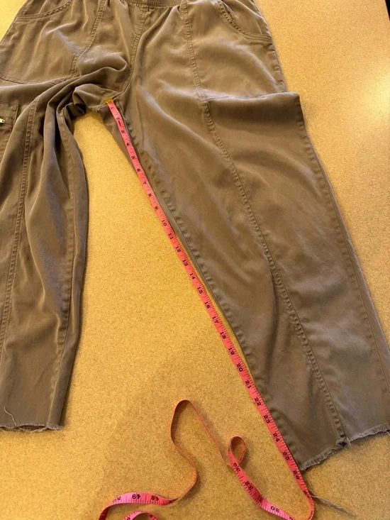 C&C California Olive-Tan Elastic Waist Cargo Pants - Picture 5 of 6